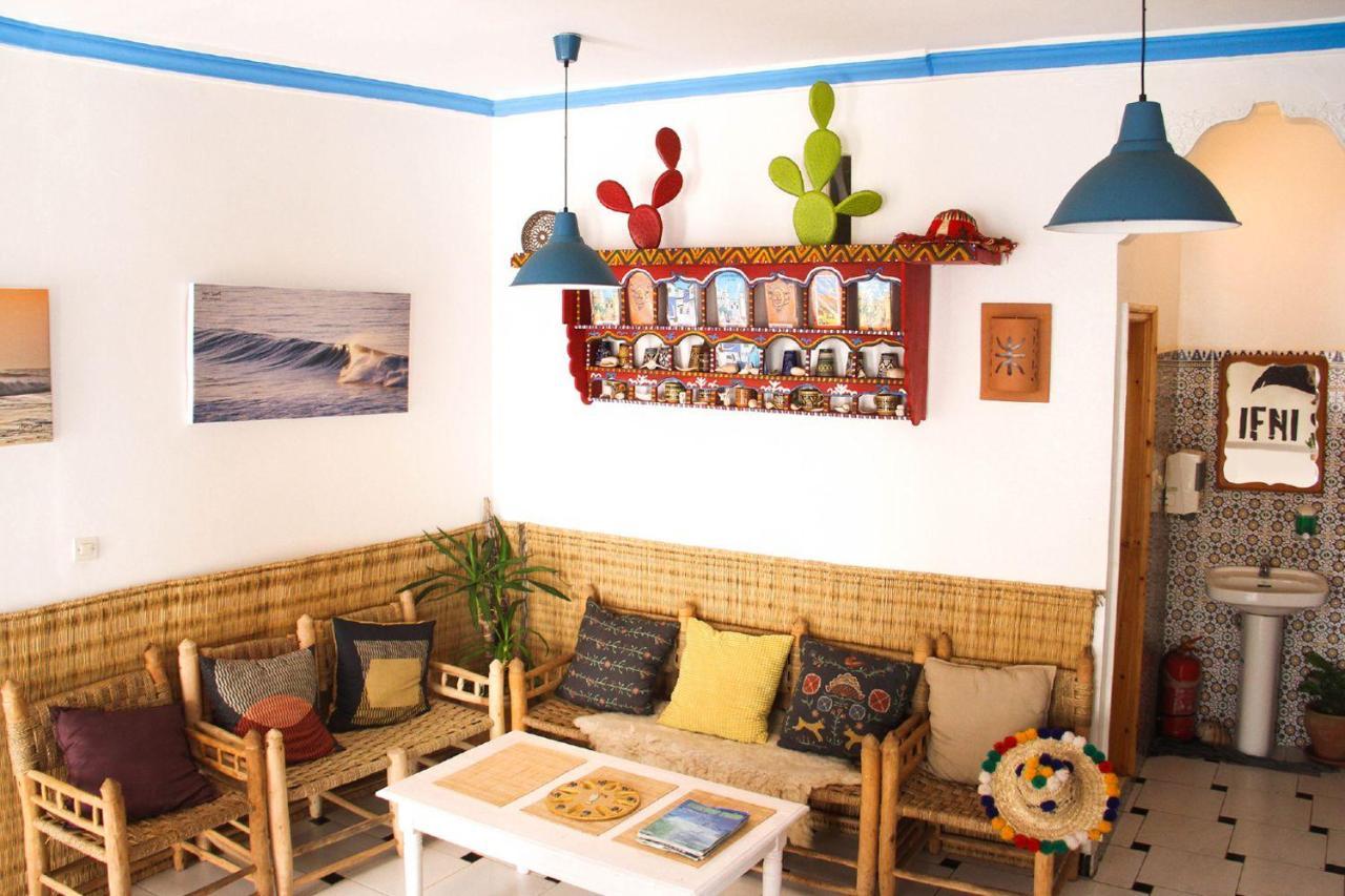 Ifni Surf Hostal Sidi Ifni Exterior photo
